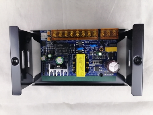 100 V tot 240 V AC Input 12 V DC Output Stroomvoorziening