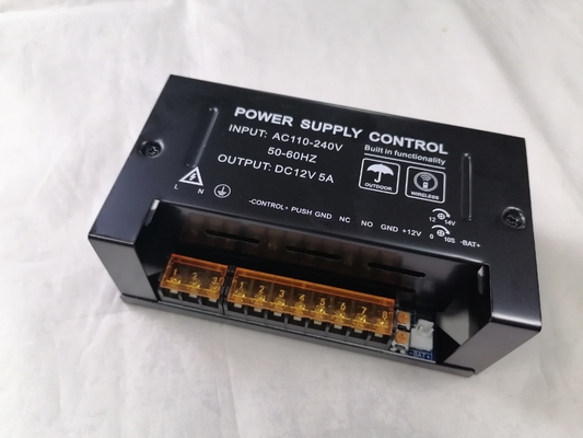 100 V tot 240 V AC Input 12 V DC Output Stroomvoorziening